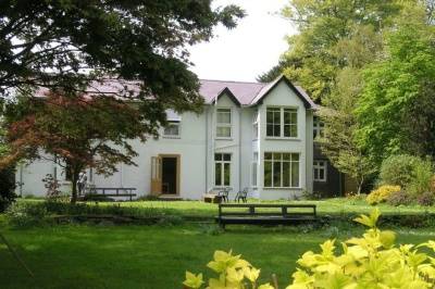 The Main House & Lawn