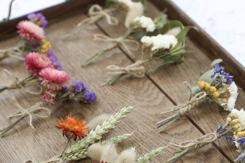 Dried flower buttonholes