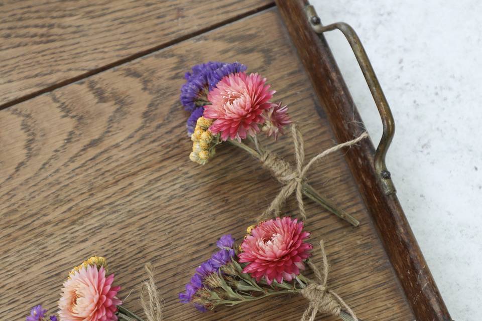 Dried flower buttonholes