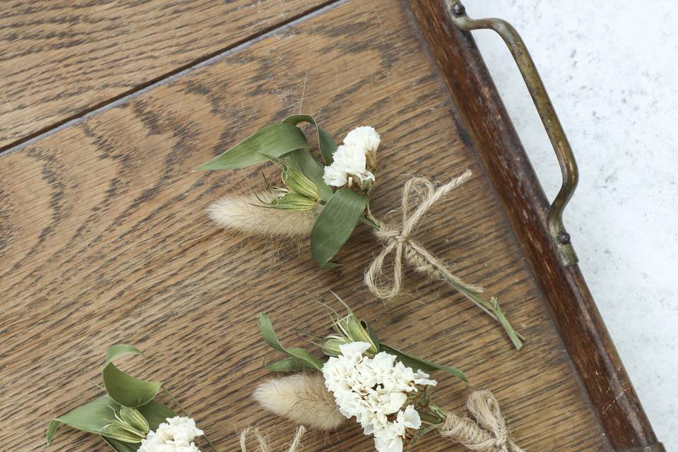 Dried flower buttonholes