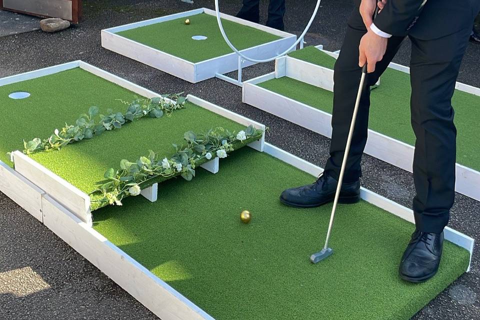 Mini golf hire