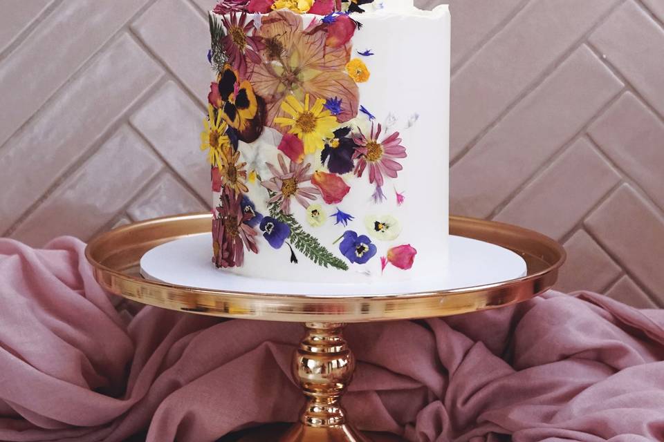 Edible floral cake