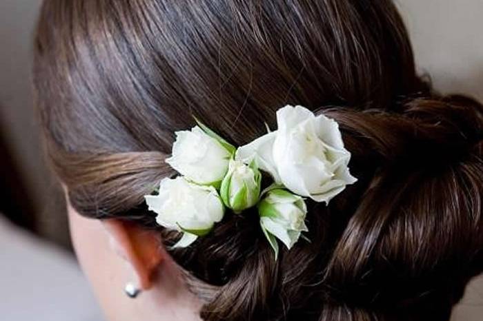 Chic updo with flowers