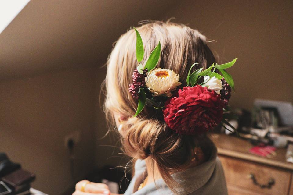 Floral hair clip