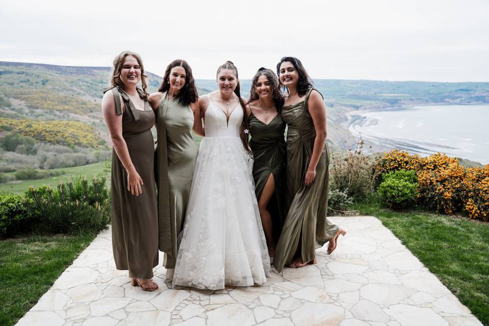 Bride & Bridesmaids