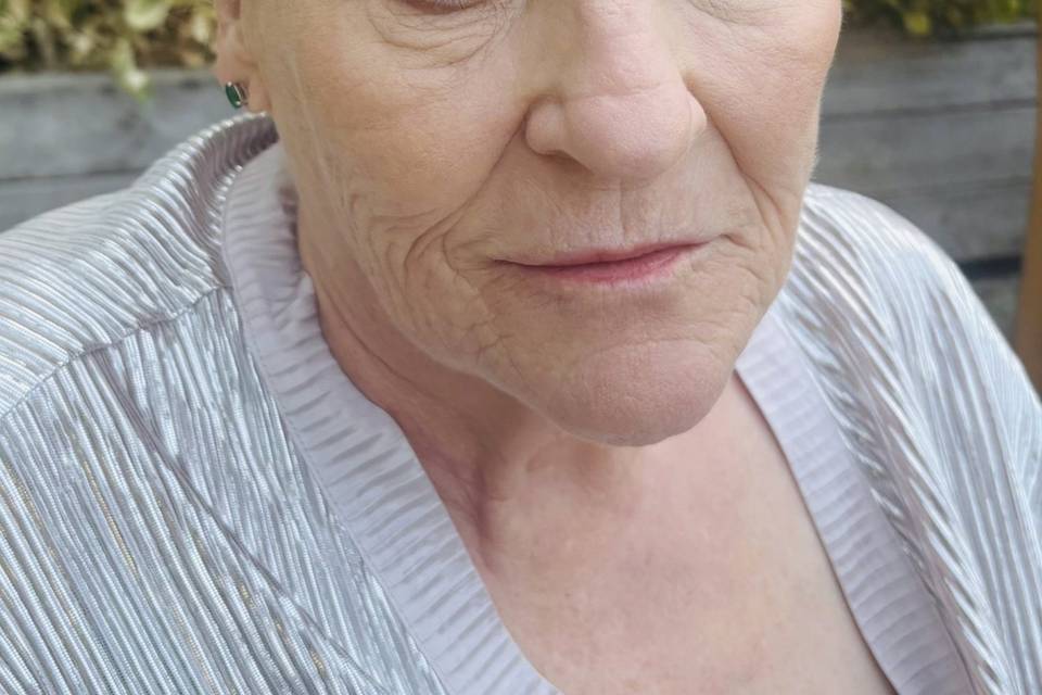 Mother of the groom makeup