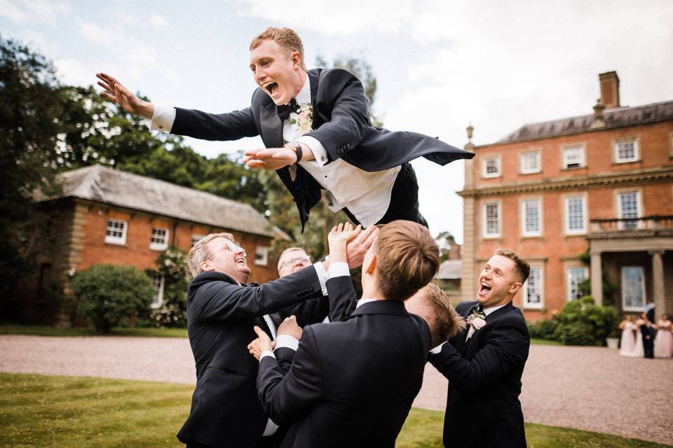 Groom in the Air!