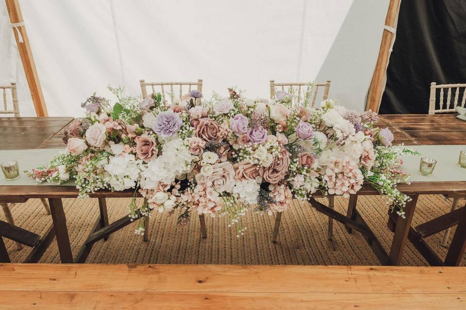 Top table arrangement