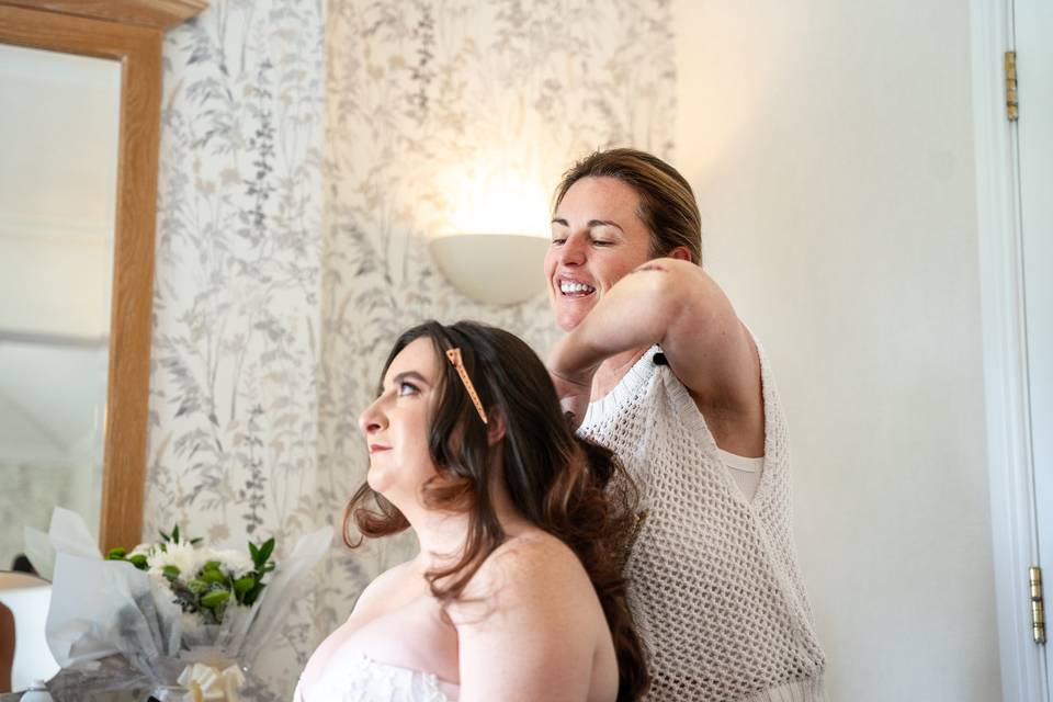 Hair pinning dressing room