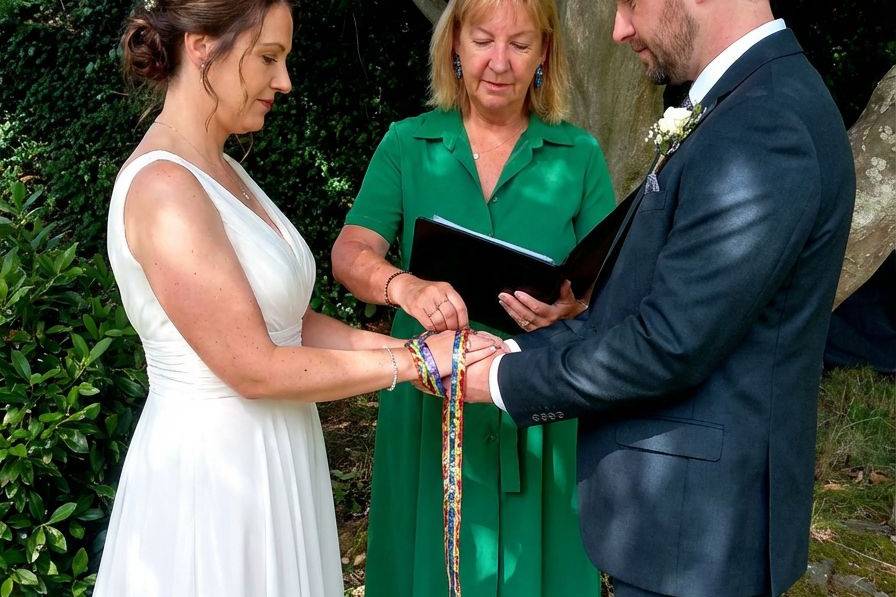 Stunning woodland Handfasting