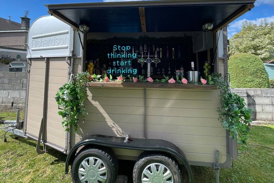 Horsebox bar