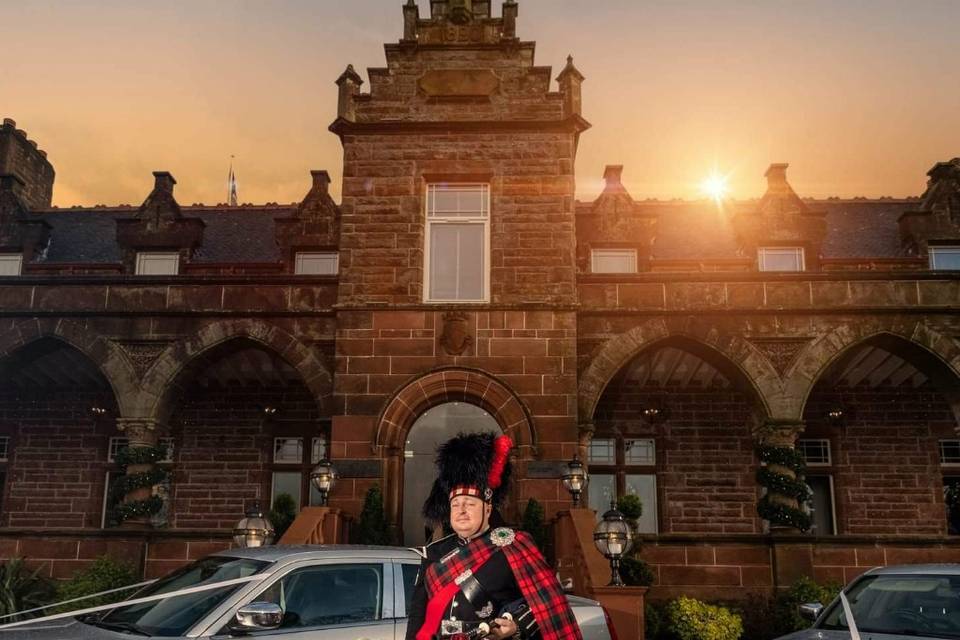 Bagpiping service