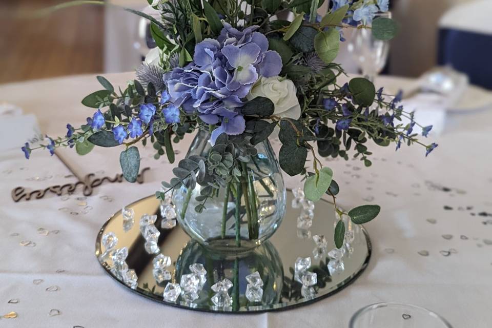 Blue and white table flowers