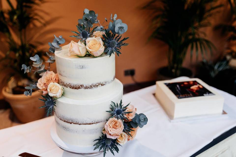 Wedding cake flower