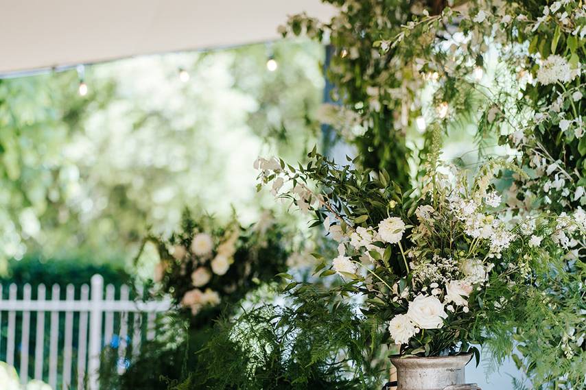 Summer ceremony arch