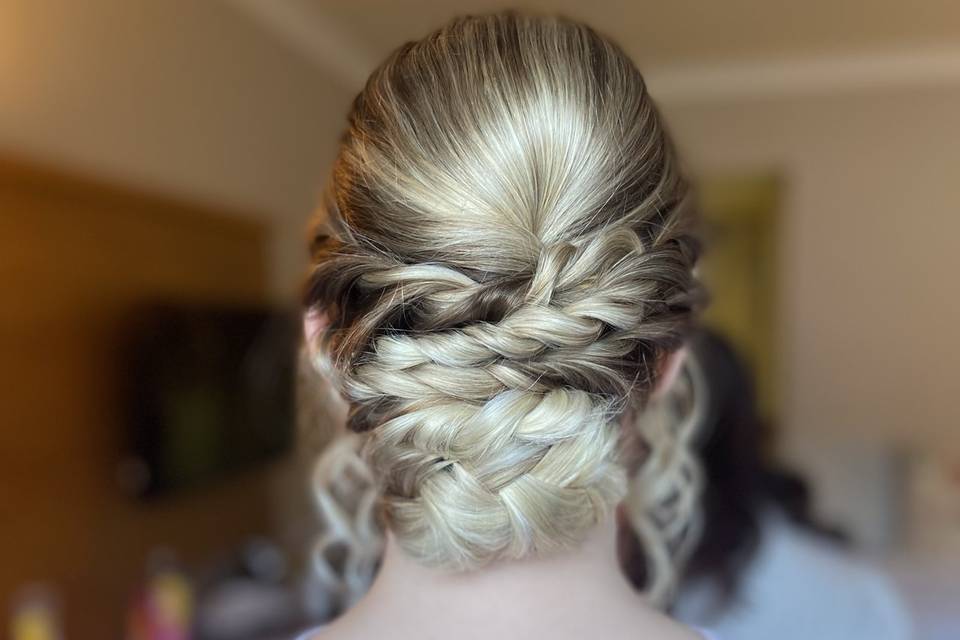 Twisted UpDo!