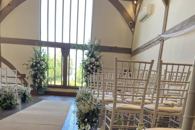 Floor aisle flowers