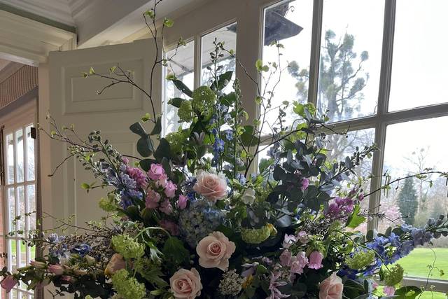 Urn arrangements