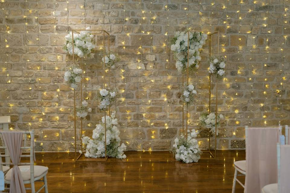 Gold ceremony plinths