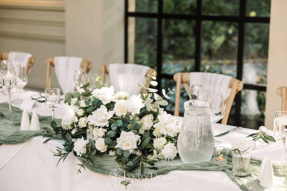 Top table arrangement