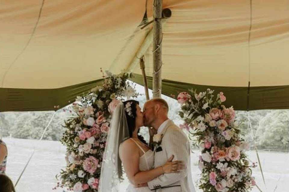 Ceremony arch