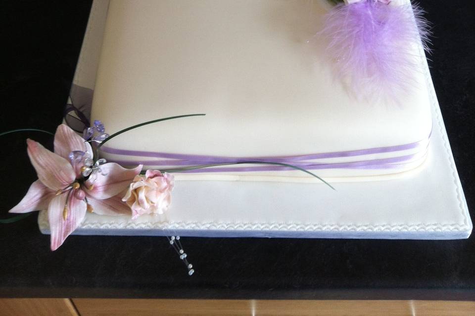 Lilly wedding cake