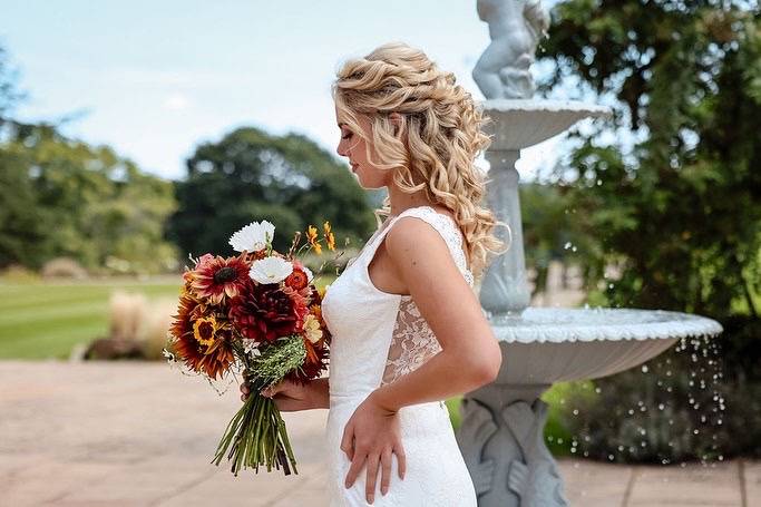 Romantic bouncy curls