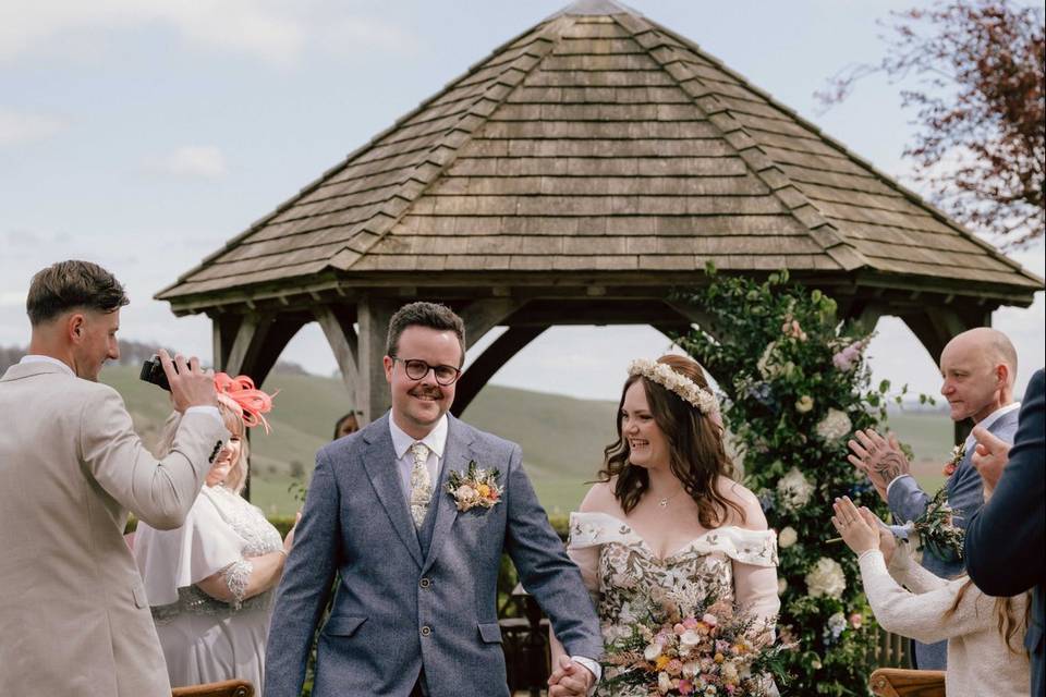 Gorgeous outdoor ceremony