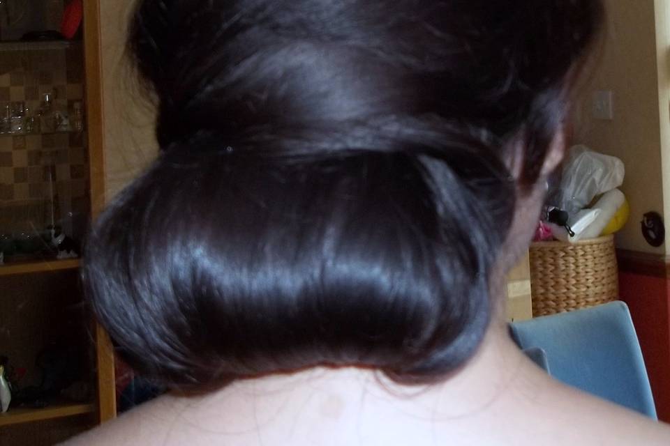 Cross over chignon