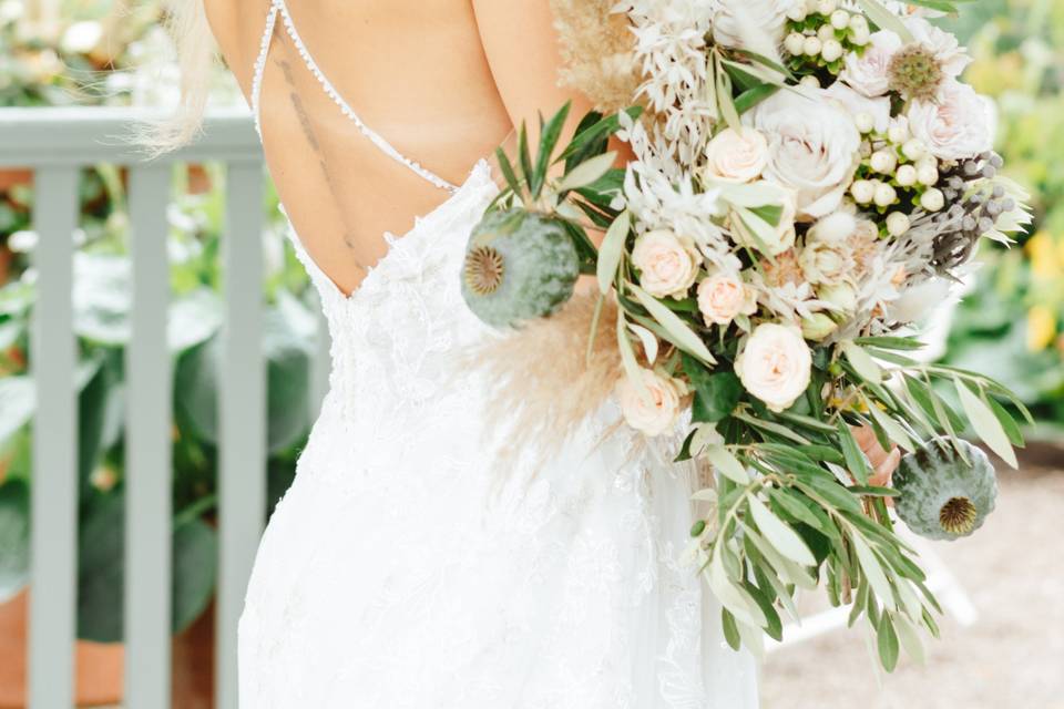 Bridal bouquet & flower crown