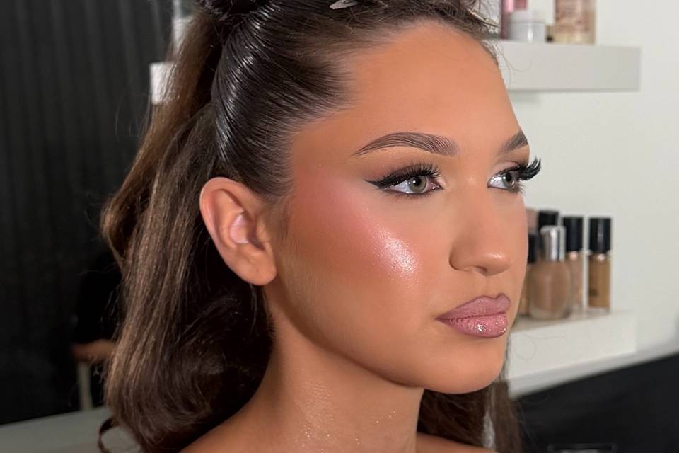 Matte Foxy Eyes & Rosy Cheeks
