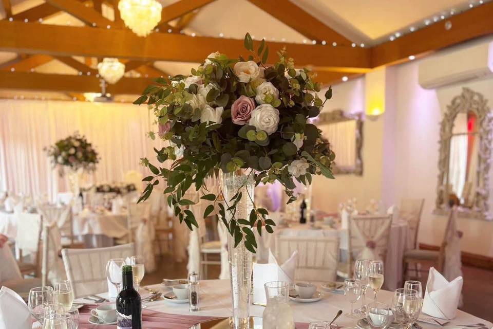 Vase floral centrepieces