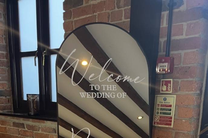 Welcome mirror
