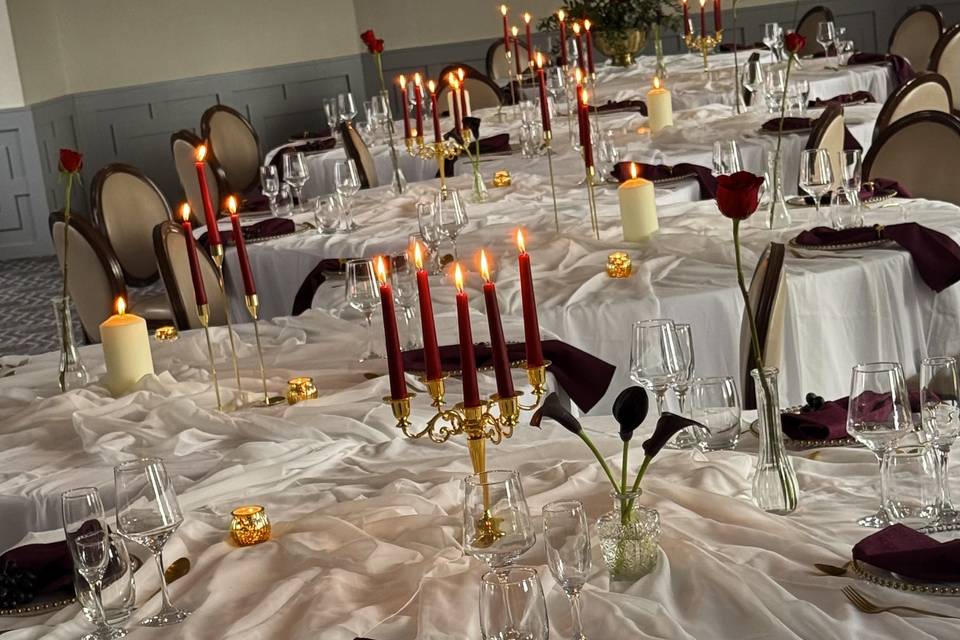 Serpentine table scape