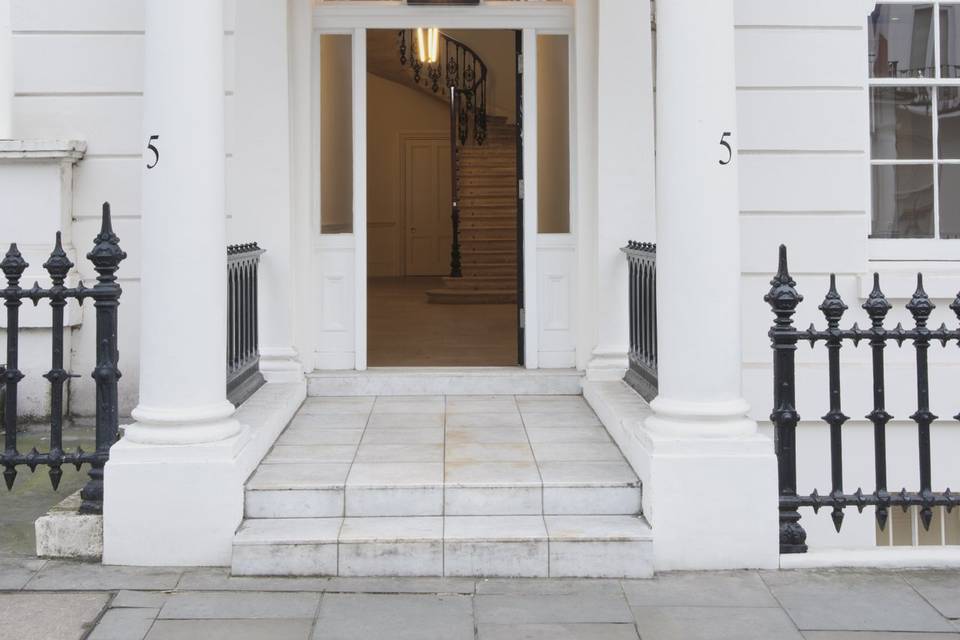 Entrance of 5 Cromwell Place