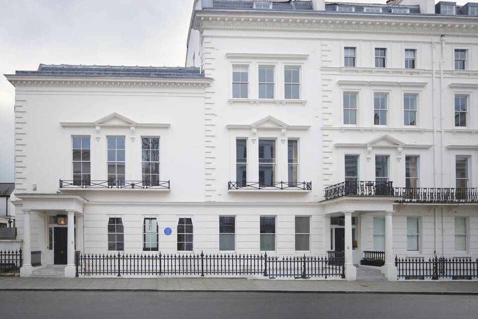 The Lavery, Exterior