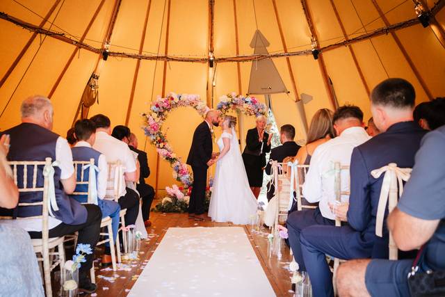 LP WEDDING PHOTOGRAPHY FILM