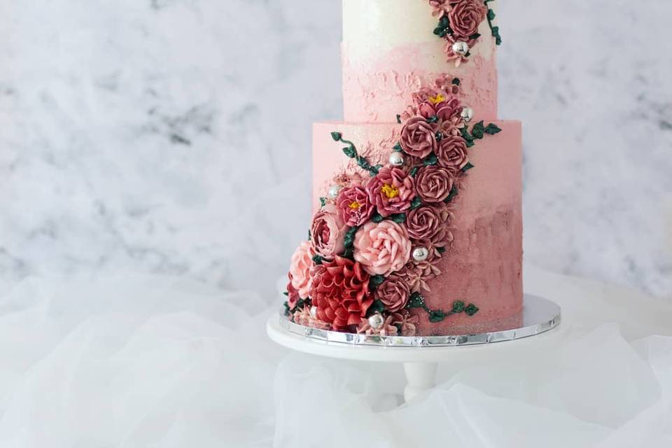 Dusky pink floral wedding cake