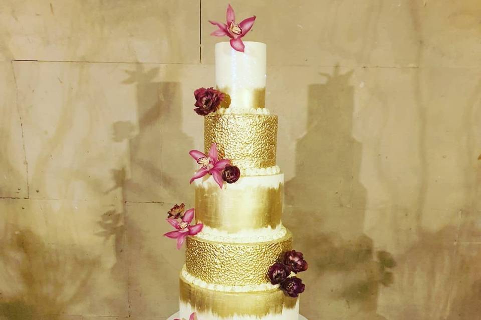 Antique Gold with fresh flower