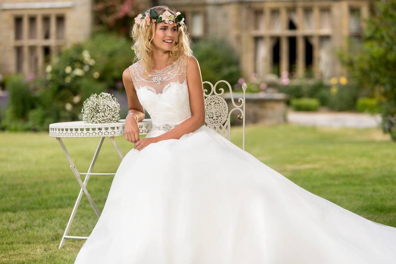 Ballgown Divas - Wedding Dress Shops on Bride2bride