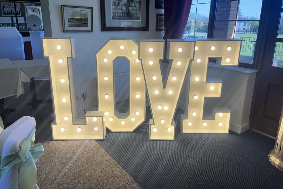 4Ft love letters to hire