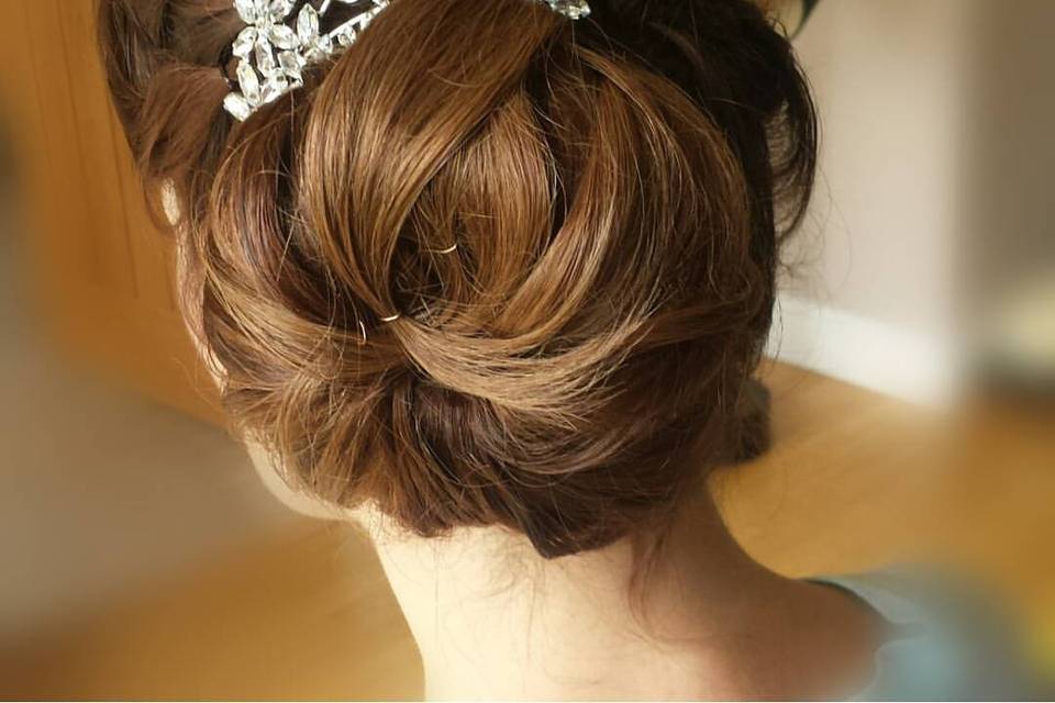 Soft side chignon