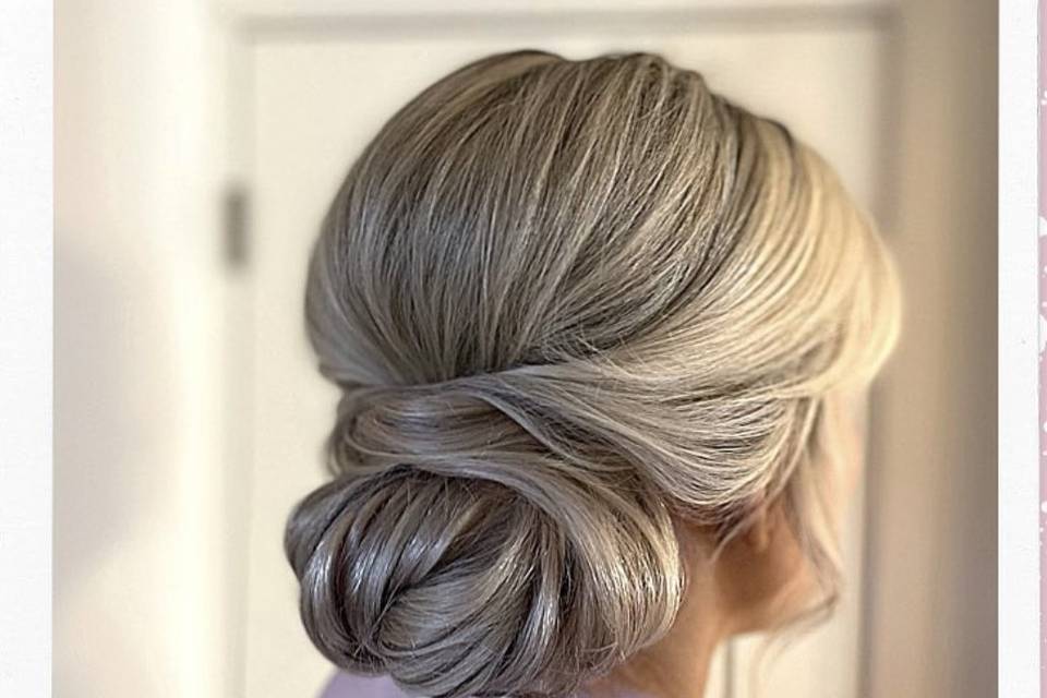 Low chignon hairstyle