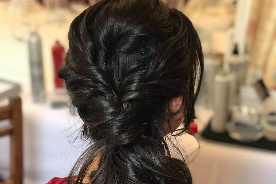 Relaxed textured hairstyle