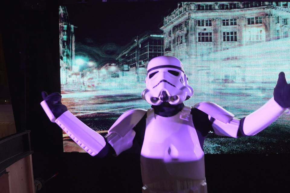 Comic Con dj