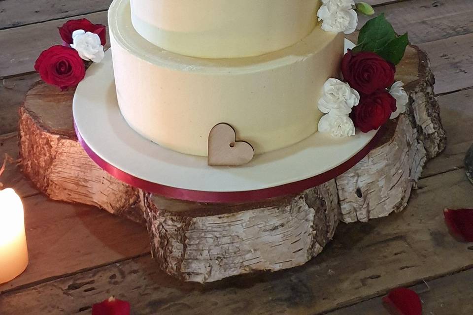 3 tiered buttercream cake