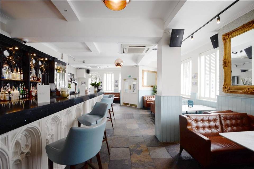 Saloon Bar 1