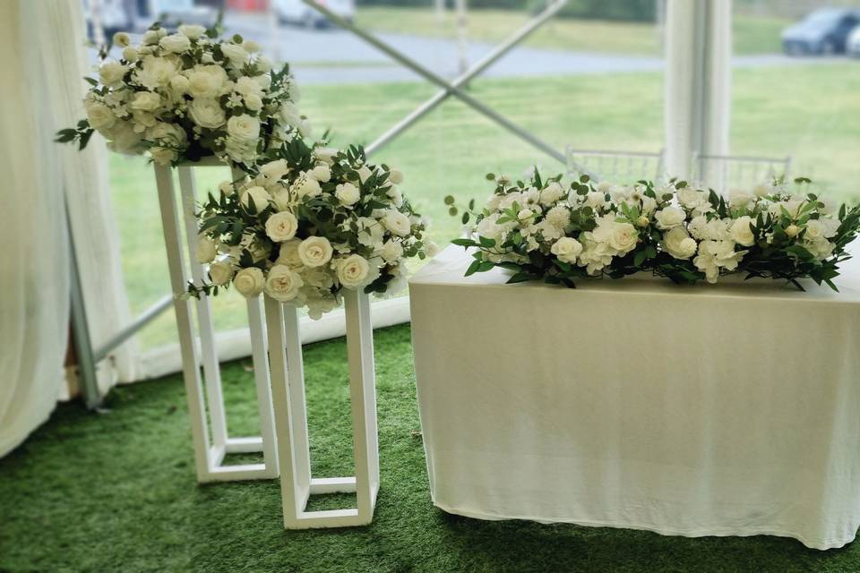 Ceremony signing table