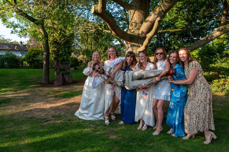 The girls have him!