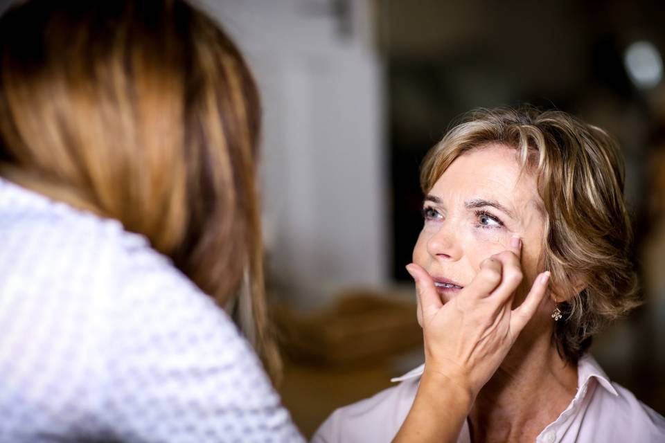 Mother of the bride makeup